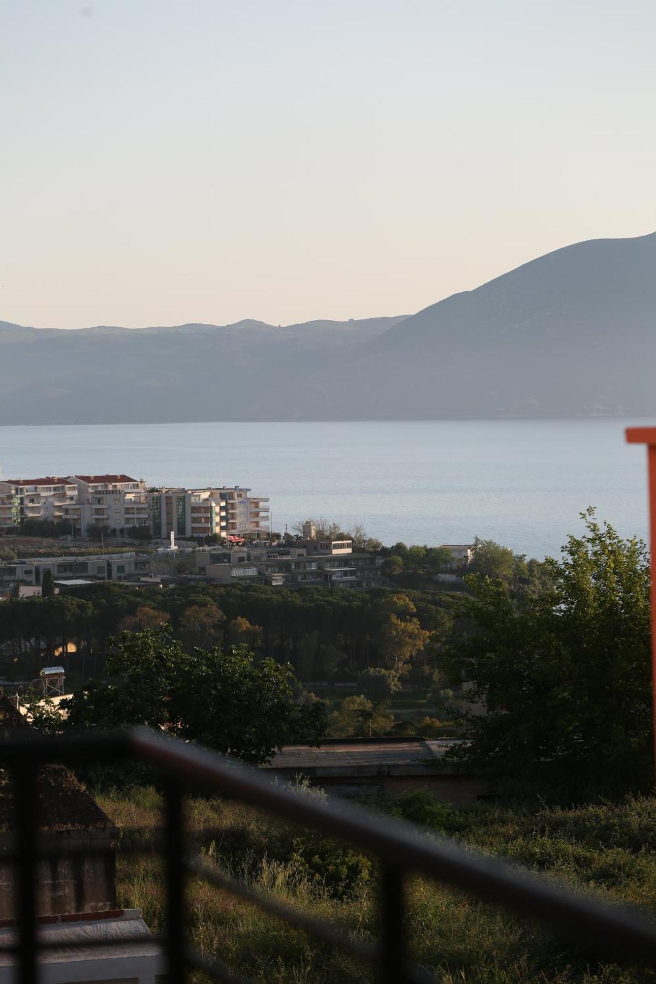 Tekb Rooms & Apartments Vlorë Exteriör bild