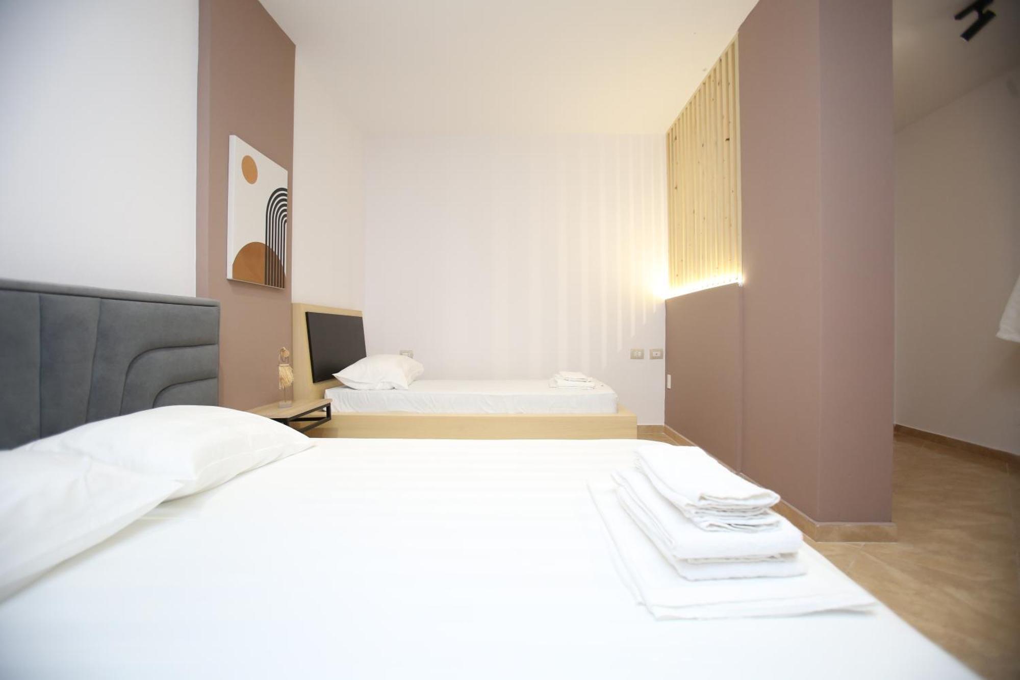 Tekb Rooms & Apartments Vlorë Exteriör bild
