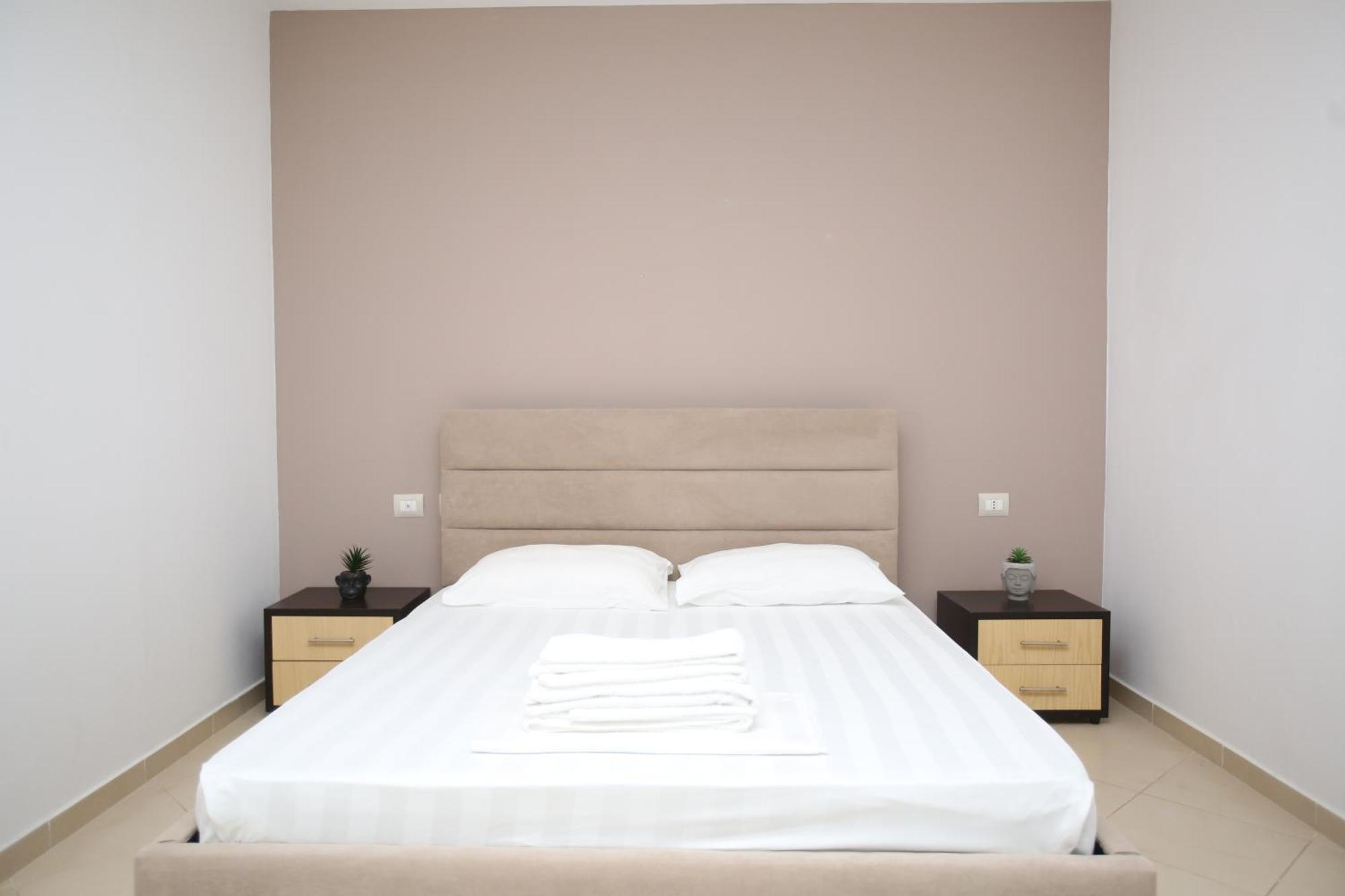 Tekb Rooms & Apartments Vlorë Exteriör bild