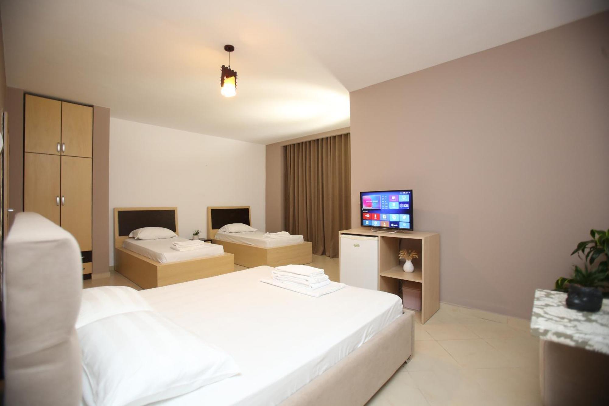Tekb Rooms & Apartments Vlorë Exteriör bild